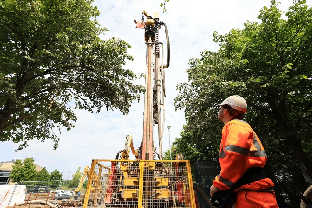 Drilling rig during Living Lab build